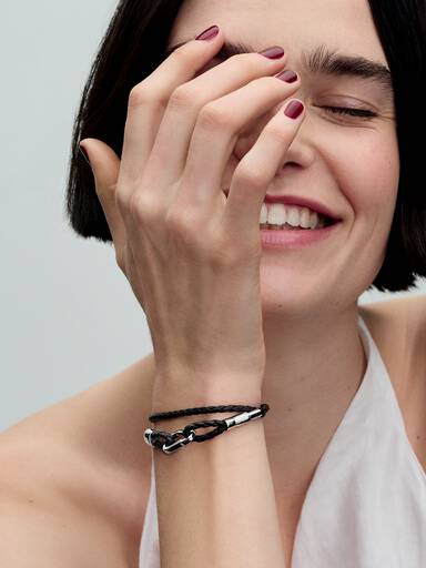 Bracciale in Pelle Marrone Doppio con Chiusura a Moschettone Regolabile
