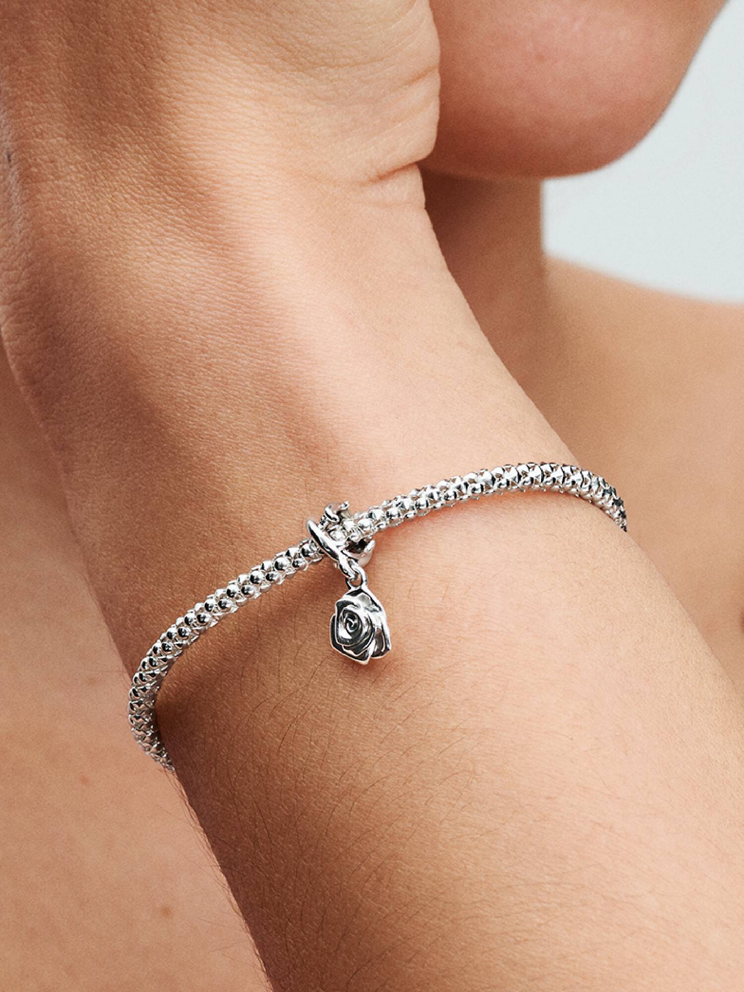 Blühende Rosen Charm-Anhänger