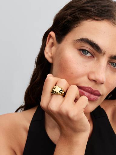 Welliger Statement-Ring