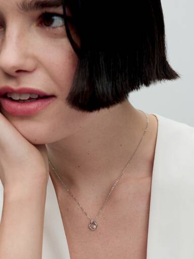 Cerchio Linea Sinuosa con Perla d'Acqua Dolce Coltivata e Pavè