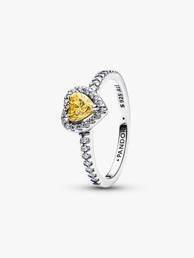 Anello con cuore in rilievo scintillante