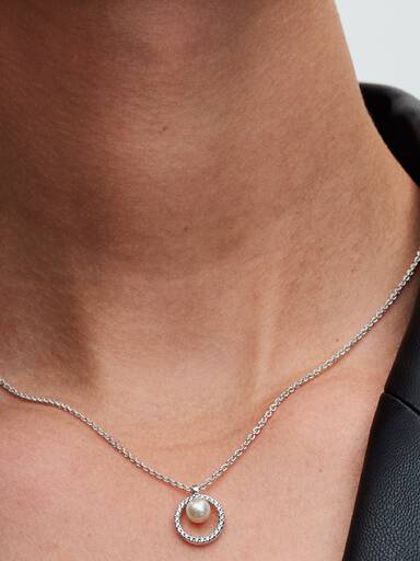Collana con Perla Coltivata d’Acqua Dolce Trattata e Pavè