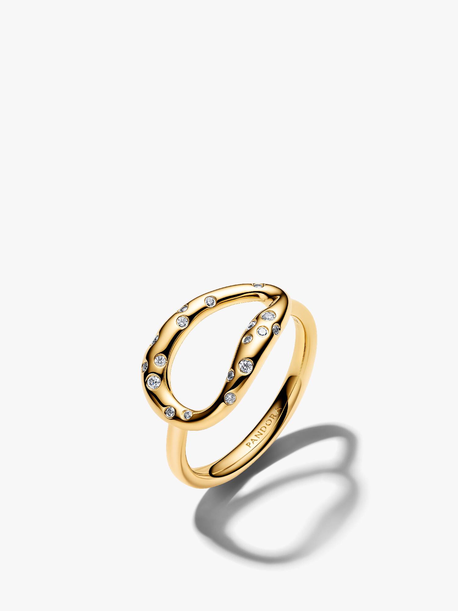 Anello Scenografico con Pietre dalle Linee Sinuose