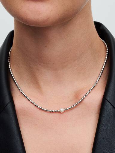 Collana con Perla Coltivata d’Acqua Dolce Trattata e Sfere