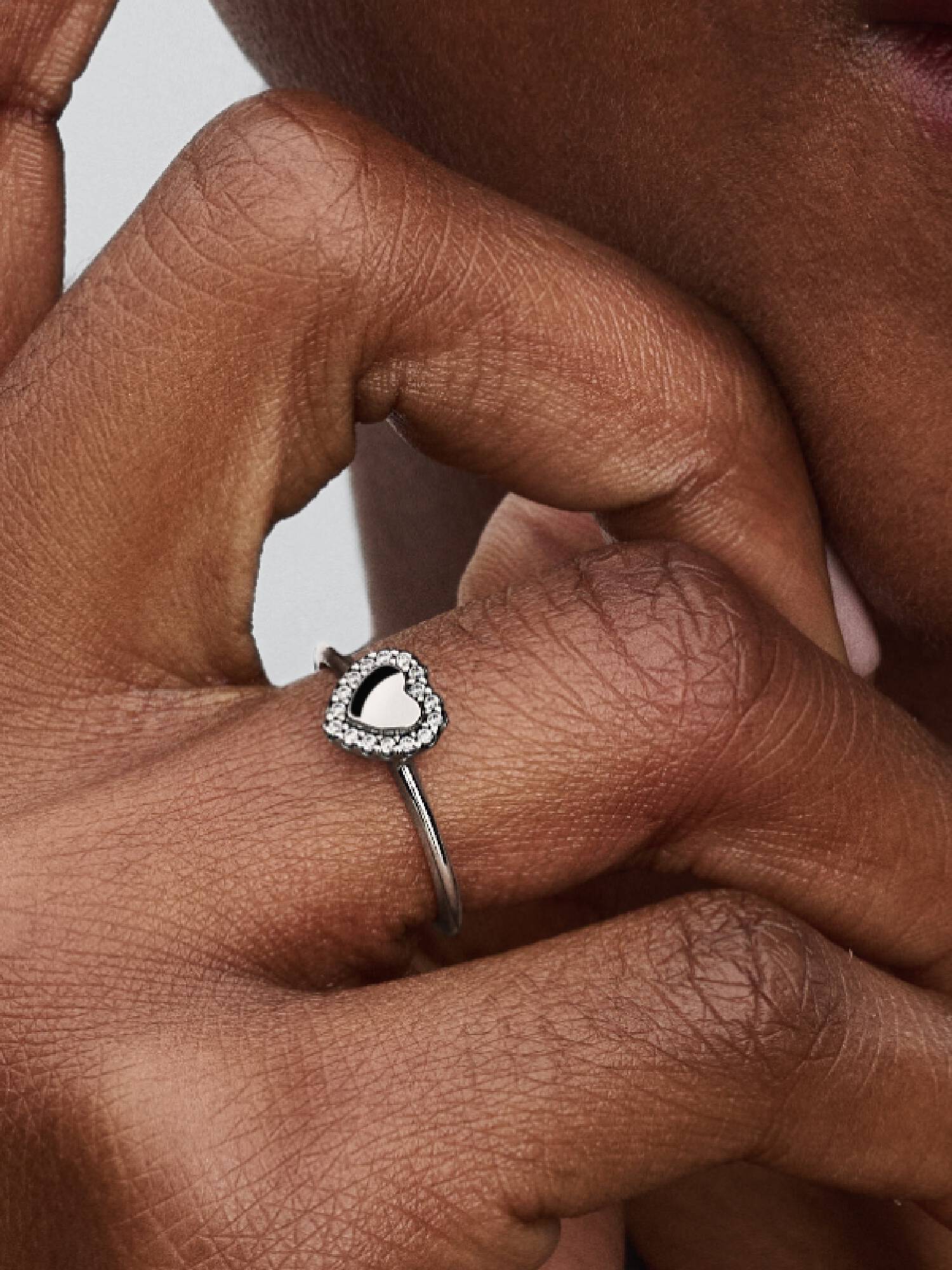 Gravierbarer Herz Strahlenkranz Ring