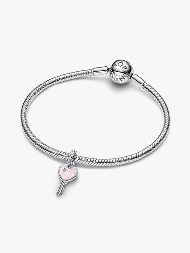 Schillernder Roter Schlüssel Charm-Anhänger