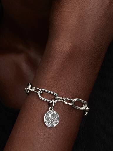 Totenkopf Medaillon-Charm