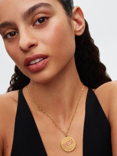 Pat McGrath The Beauty Mantra Großes Medaillon