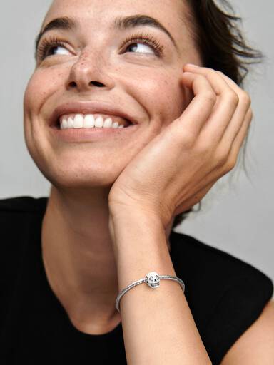 Charm Teschio scintillante che risplende al buio