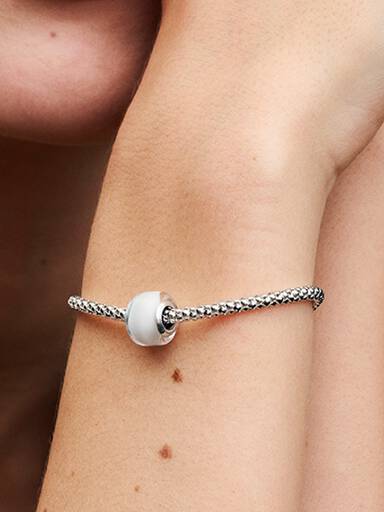 Charm mini in vetro di Murano bianco