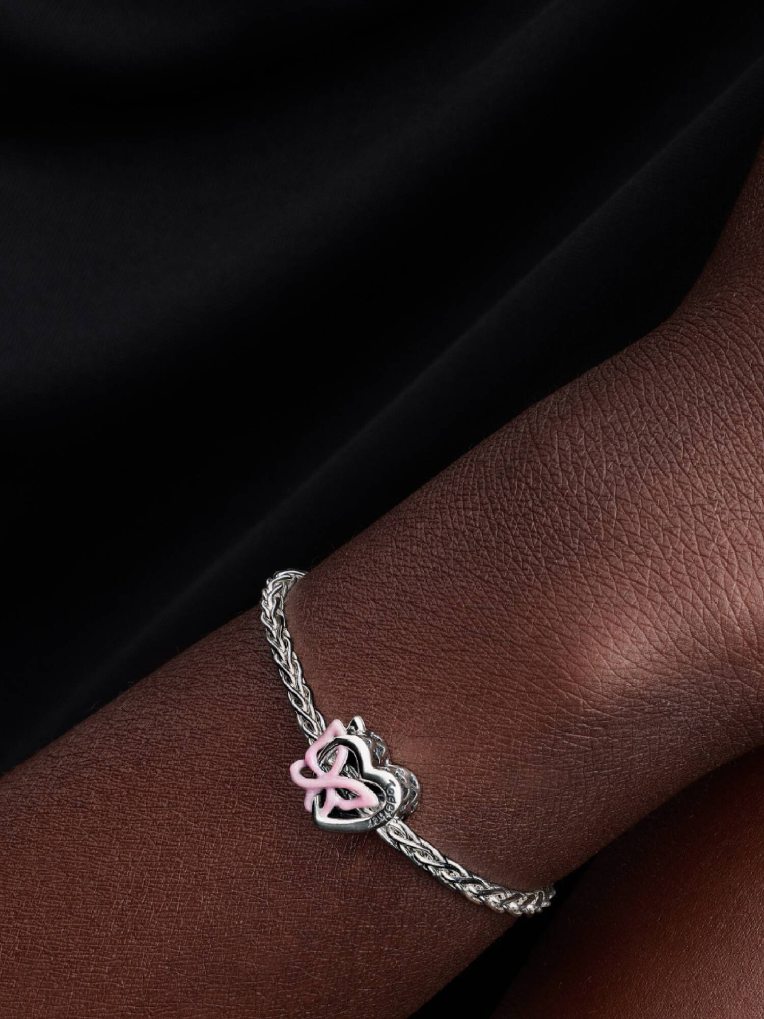 Verschlungenes Herz und Schmetterling Charm