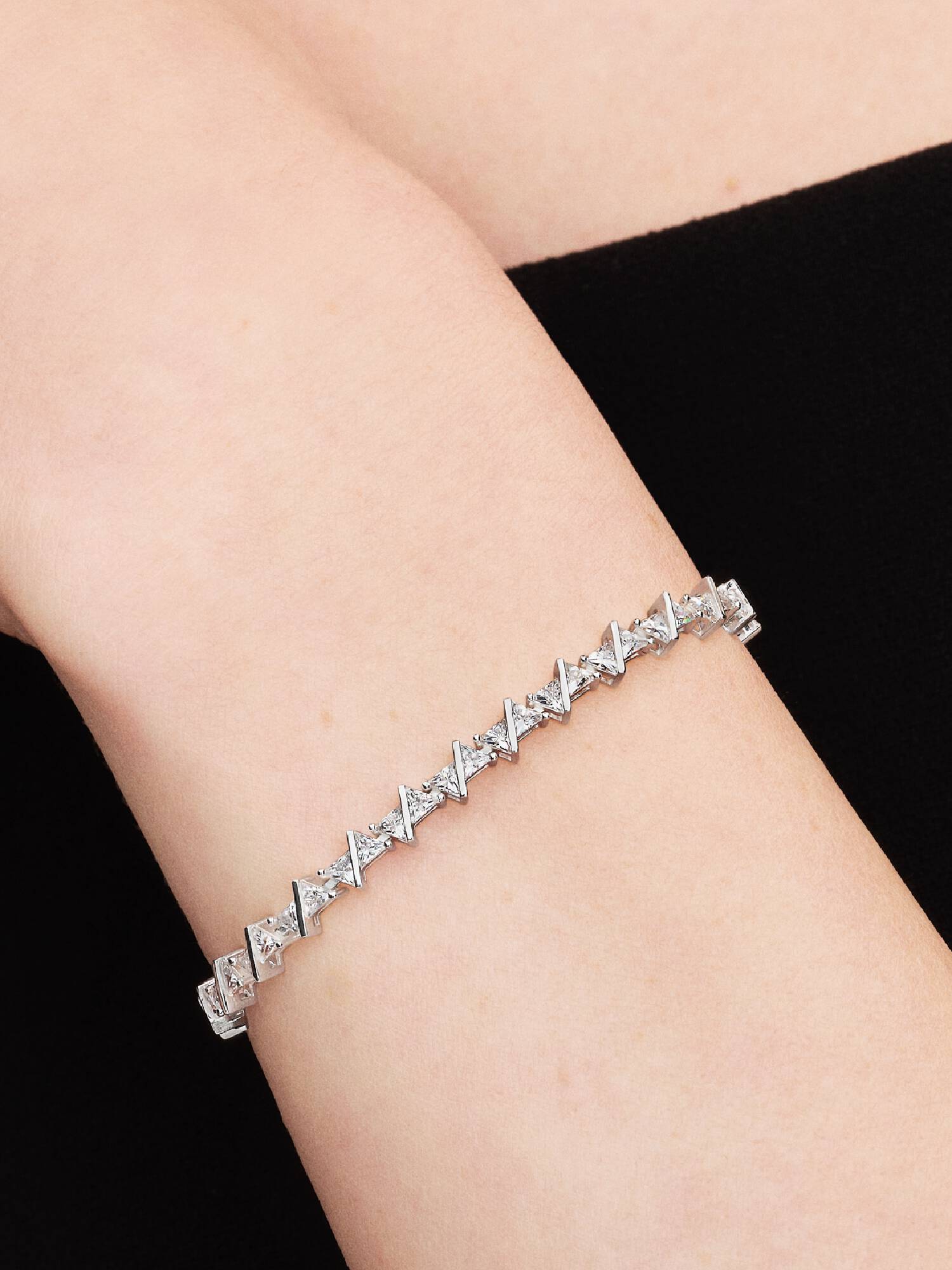 Bracelet Rivière Triangle Scintillant
