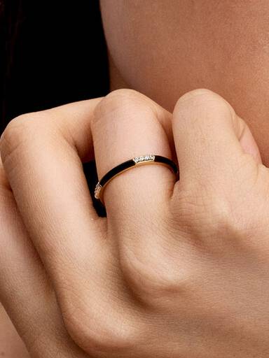 Schwarze Emaille & Steine Ring