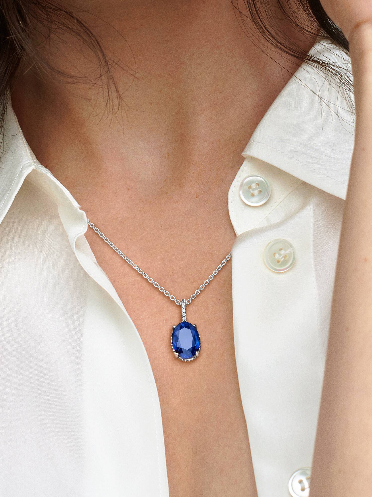 Collana con pendente scintillante