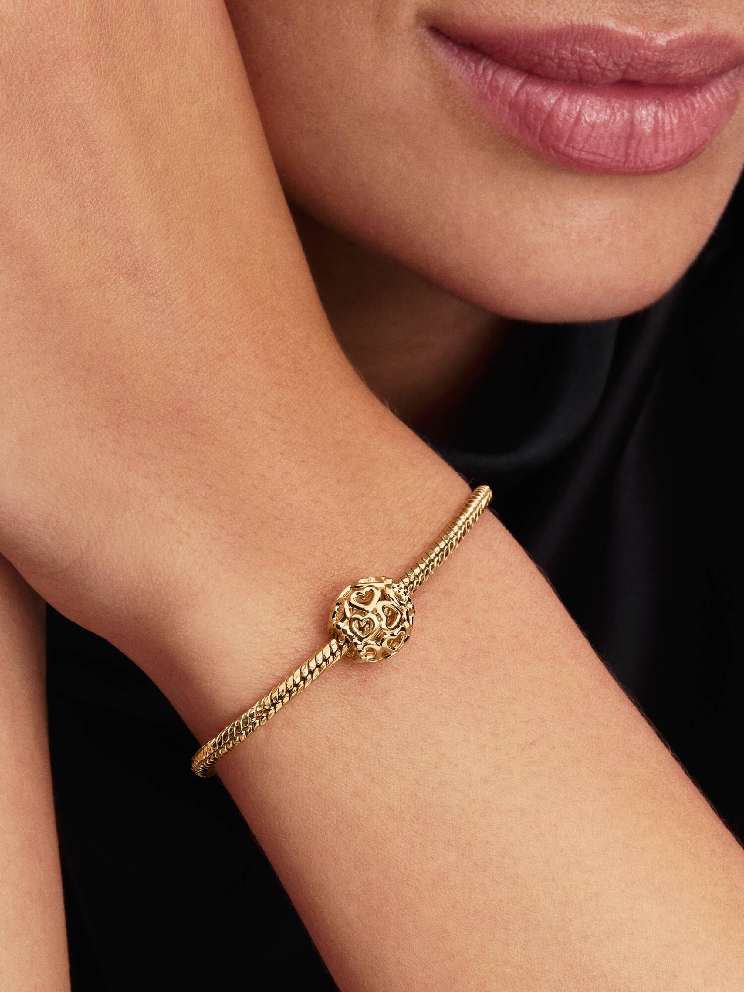 Offen gearbeitete Herz Charms